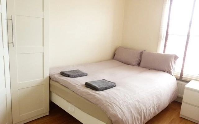 SS Property Hub - West Kensington Apartment