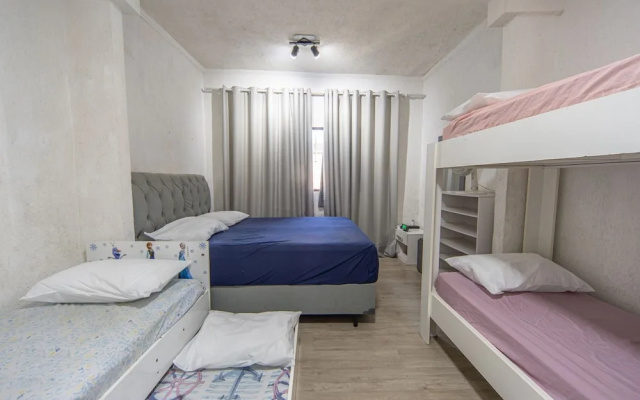Casa com Piscina a 600m da Praia da Guilhermina