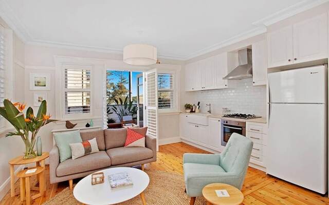 CRES0 - Manly - The Crescent