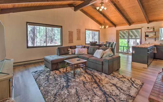 Near Hiking & Golfing: Pinetop Cabin w/ Deck