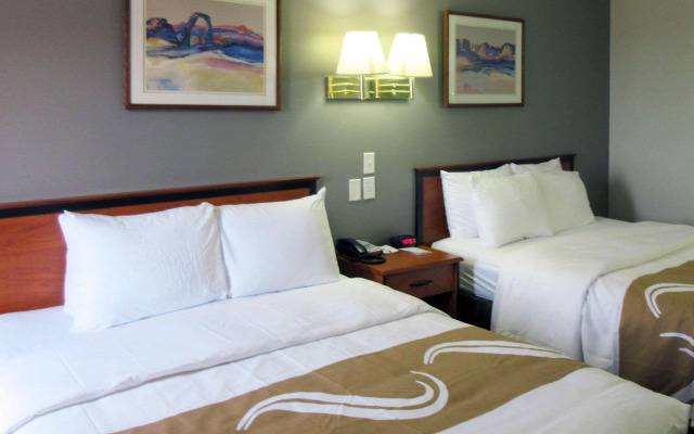 Quality Inn & Suites Salina National Forest Area