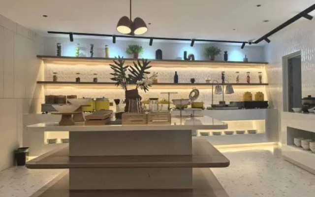 Homeinn Selected Hotel (Beijing Zhoujiazhuang Subway Station)