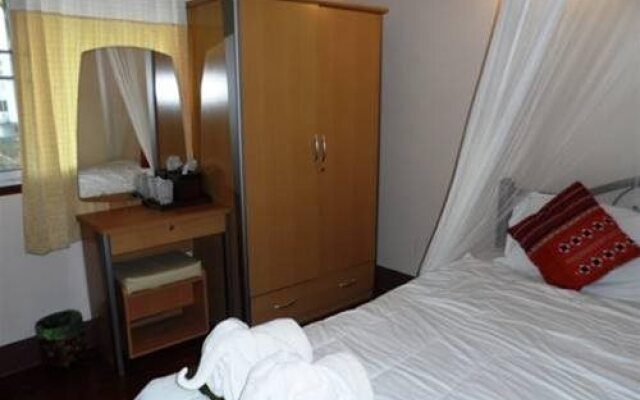 Huen Panicha Guesthouse