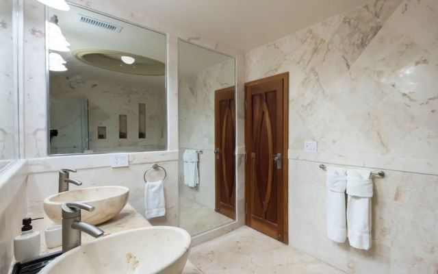 Belizean Cove Estates