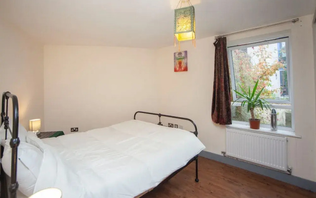 Special 3 Bedroom Townhouse With Parking in Bristol