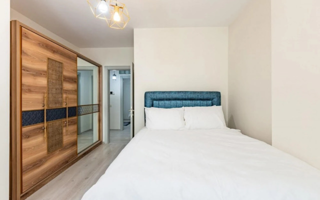 Central Apartment Near Cevahir Mall in Sisli