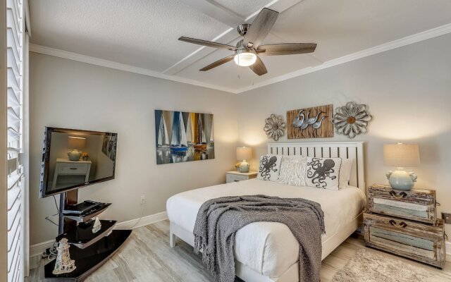 Magnolia House 501 2 Bedroom Condo by RedAwning