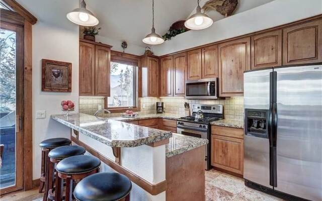 Amber Sky - Ski-In/Ski-Out by RedAwning