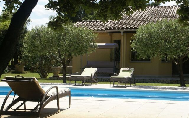 Stunning Villa in Sorgues With Swimming Pool