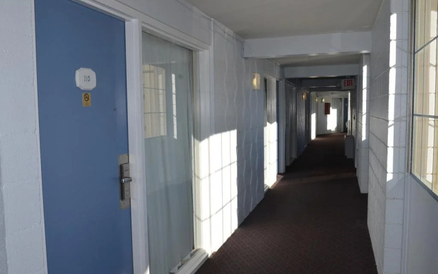 Red Carpet Inn & Suites Ebensburg