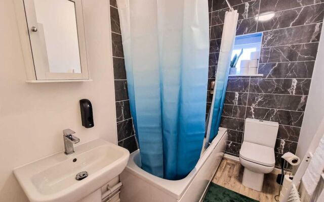 Casa Gloucester Service Apartment