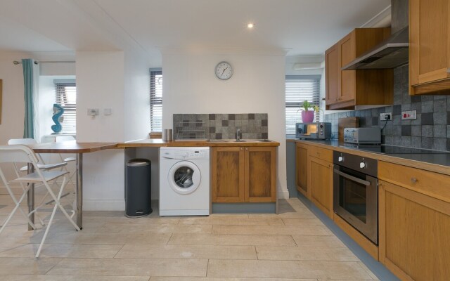 Ark Flats Apartment