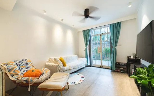 City Courtyard Homestay