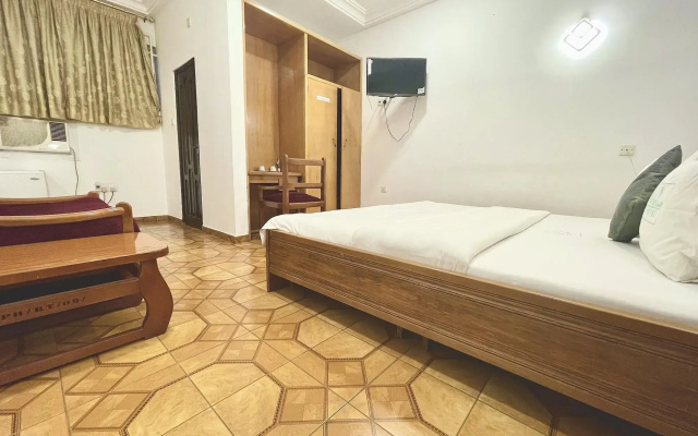 Crown Premier Hotel
