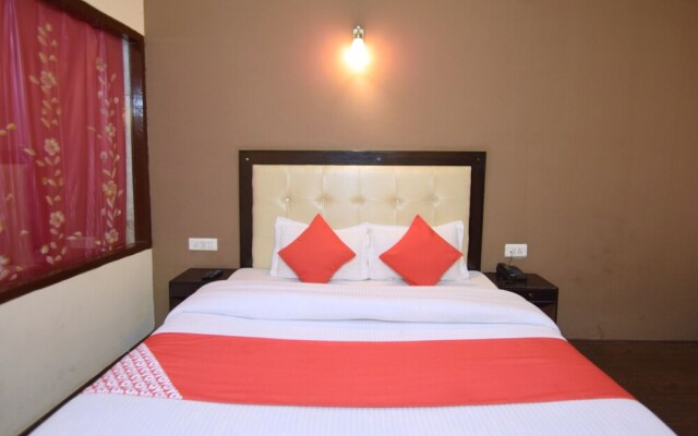 OYO 10186 Hotel Asia Holidays