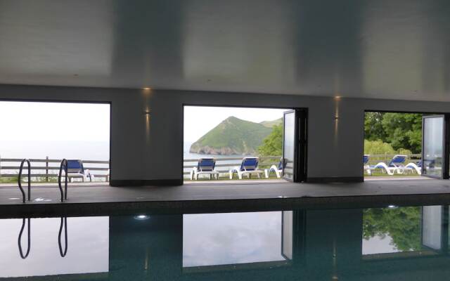 Sandy Cove Hotel