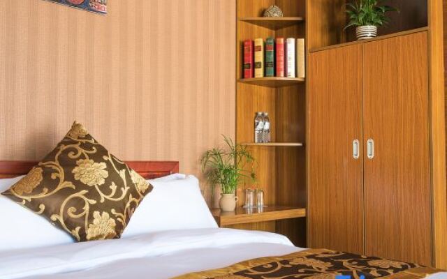 Yiya Holiday Inn