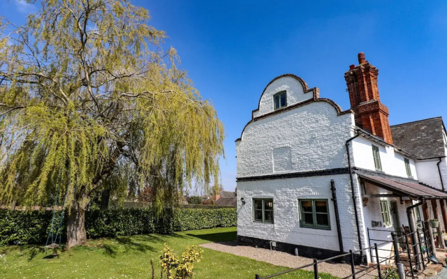 Top Farm House