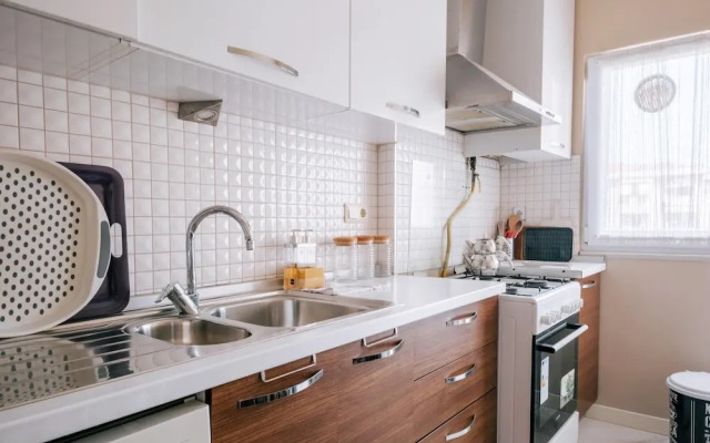 Lovely Flat w Balcony 10 min to Moda Coast