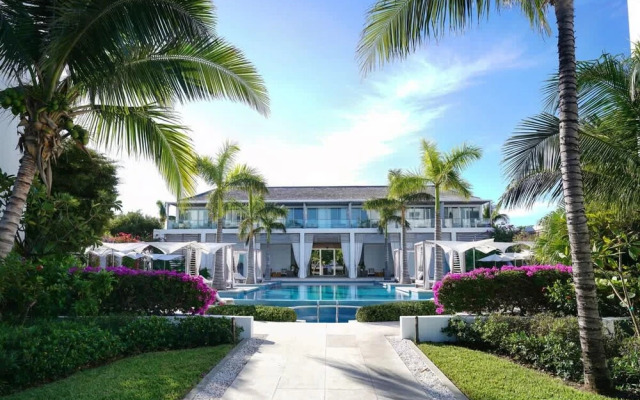 Luxe Oceanfront Penthouse Hot Tub Daily Cabana