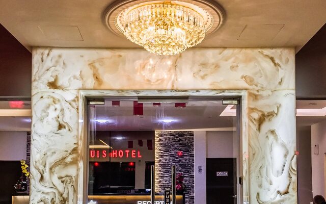 Louis Hotel