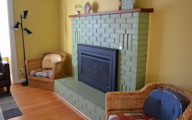 1220 S Columbia