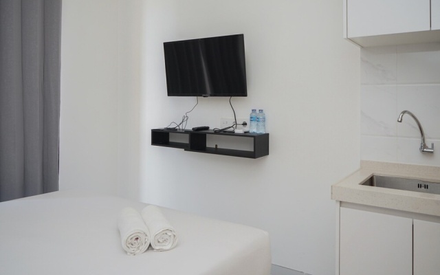 Homey And Minimalist Studio At Sky House Bsd Apartment – Guest Rooms – Legok