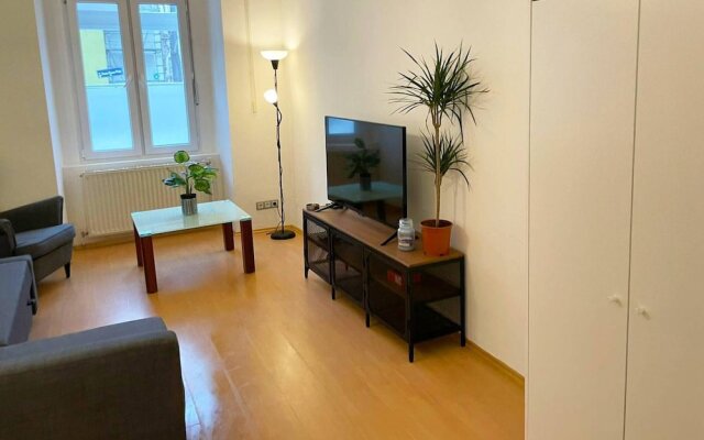 "welcoming Condo Of Peace In Prime Location Of Wien"