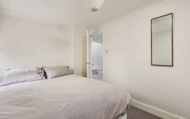 Cozy Chelsea Flat For 4 W Back Garden