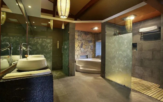 Floral Hotel Lijiang Yishe
