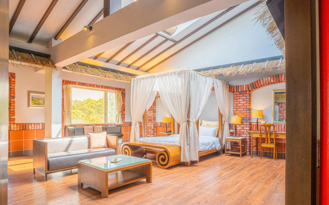 Regale Villa Hotel