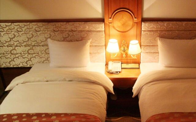 FoungJia Hotel