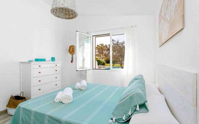 Blue Moon 100 mts from the sea