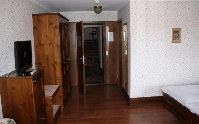 Hotel Rheinfels – Guest Rooms – Stein am Rhein