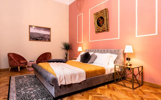 Elegant and historic 3-Bedroom in city center