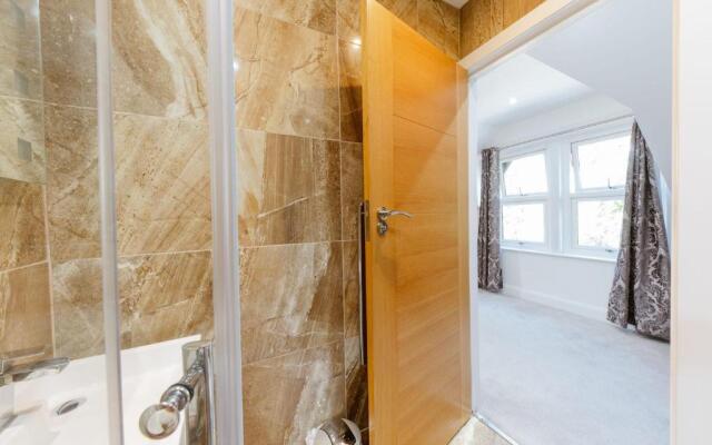 Modern City Centre Studio flat!