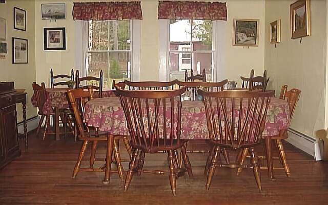 The Bartlett Inn