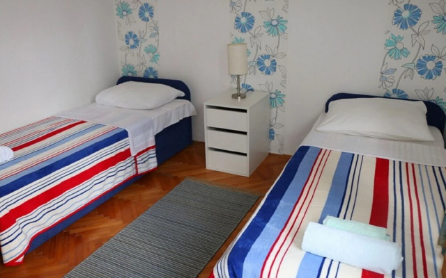 Buffalo - 150m From the Beach & Parking - A1