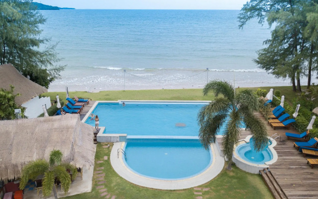 Twin Bay Resort