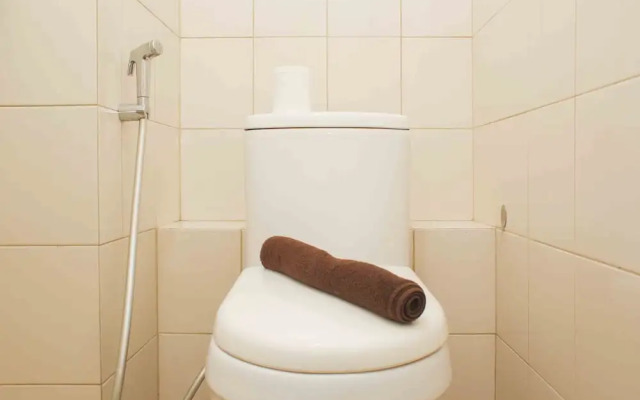 Chic and Cozy Studio at Riverview Jababeka Apartment