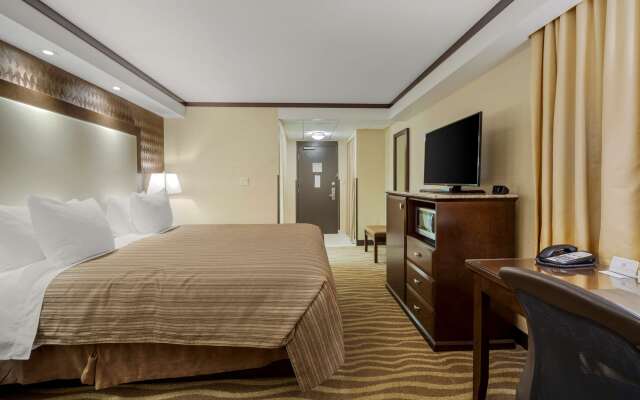 Best Western Premier Denham Inn & Suites