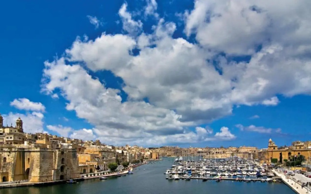 Traditional Maltese Townhouse wt Terrace and Pool