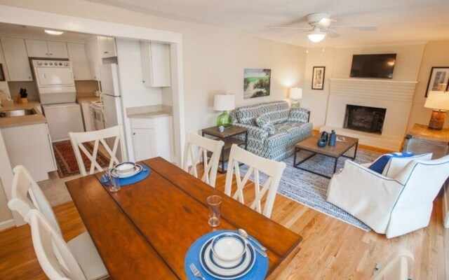 81st Summer A 2 Bedroom Duplex