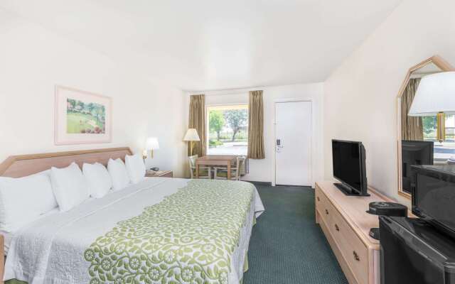 Days Inn by Wyndham Deming