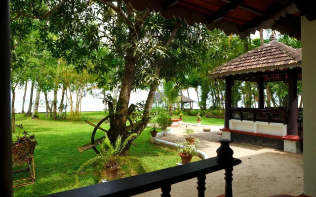 Vembanad House Boutique Back Water Homestay