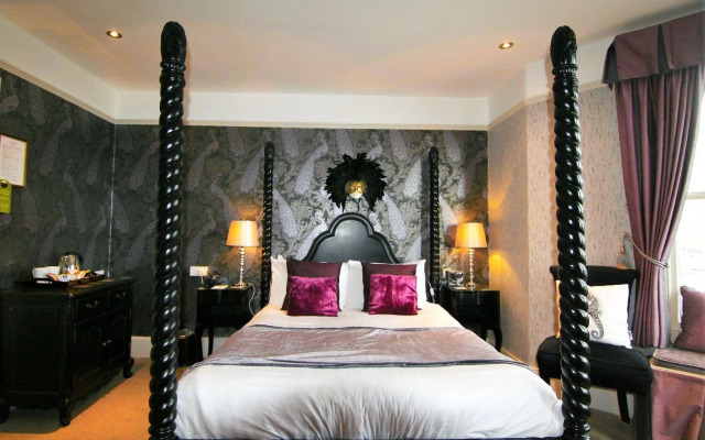 Quayside Hotel