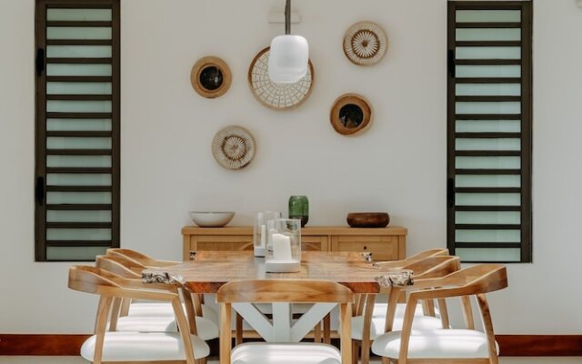 Peninsula Beach Villa with LOV