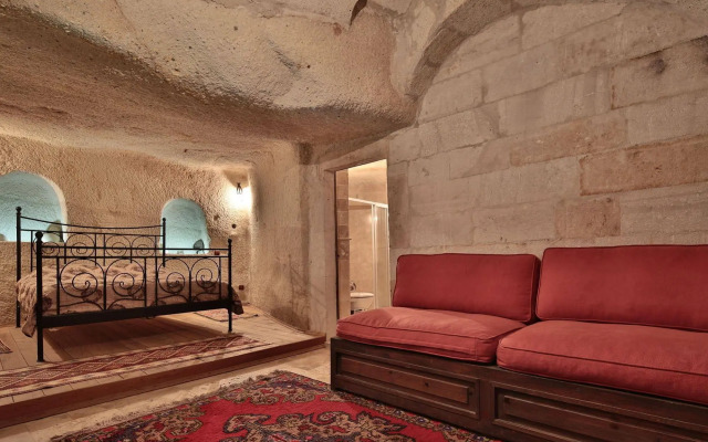 Chelebi Cave House