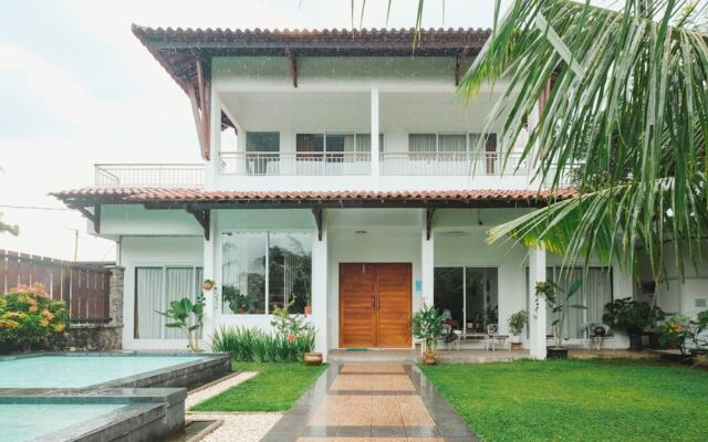 Villa Prambanan Jogja with Private Swimming Pool by Simply Homy