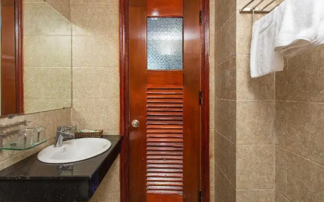 OYO 783 Rose Hotel